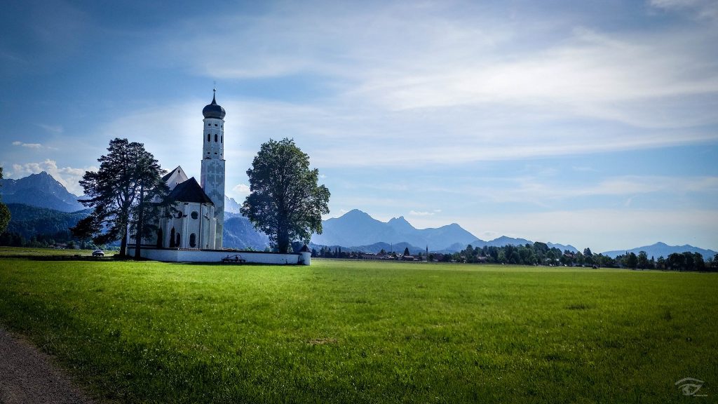 droga do zamku Neuschwanstein