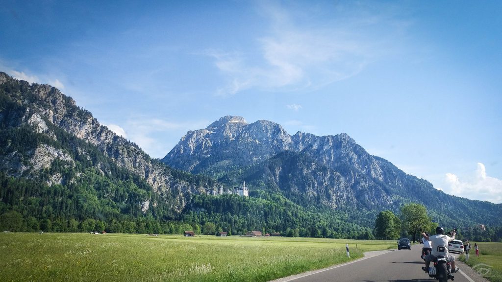 droga do zamku Neuschwanstein