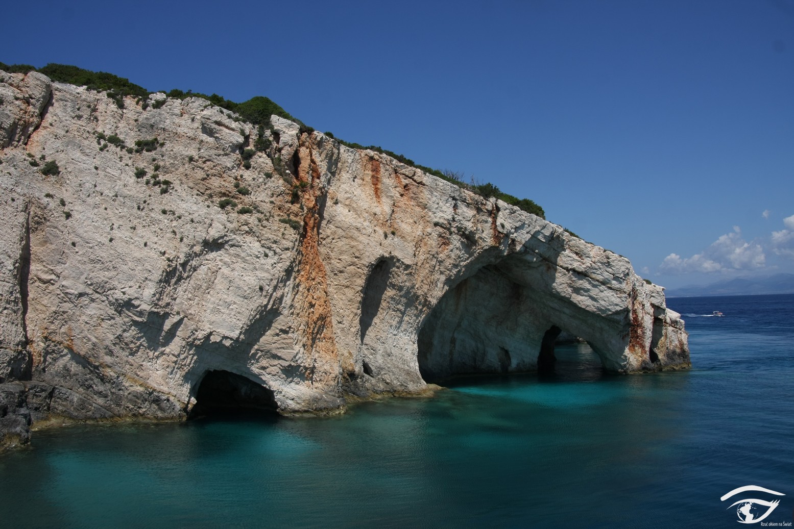 10 miejsc, które warto zobaczyć na Zakynthos: Blue Caves